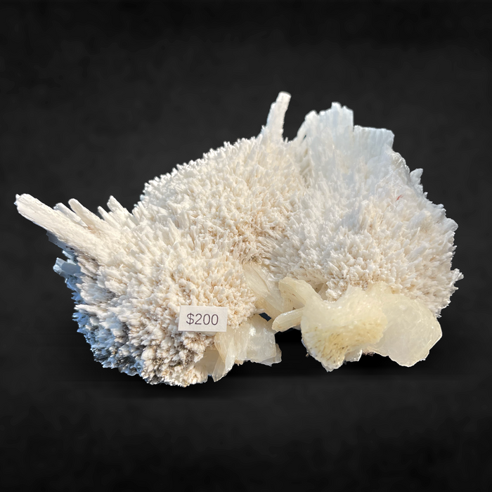 FIBROUS SCOLECITE WITH STILBITE